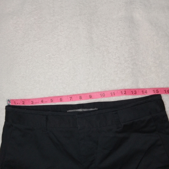ZARA Basic Like New Black Cuffed Hem Chino Shorts size M - Picture 8 of 10